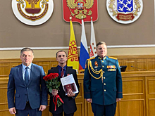 Глава Чебоксар Владимир Доброхотов вручил награды участникам СВО: Вы — наша гордость!