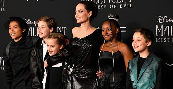 Дети Анджелины Джоли и Брэда Питта на премьере фильма: «Малефисента: Владычица тьмы»