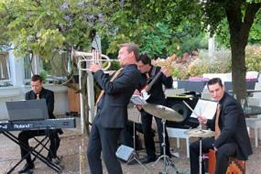 Железные дороги Литвы приглашают уличных музыкантов играть в поездах и на вокзалах