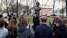 Кадеты Вологды взяли шефство над памятником адмиралу Кузнецову в Кировском сквере
