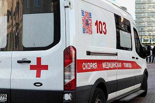 Автобус посольства Узбекистана столкнулся со скорой помощью в Москве