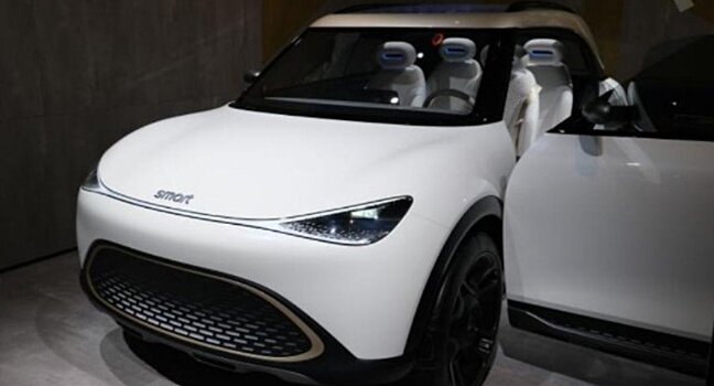 Новый кросс Smart от Geely и Mercedes сфотографировали на автовозе