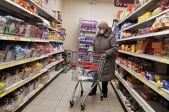 Названы признаки поддельных продуктов на полках магазинов