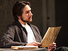 «Чистый секс»: Театр «Мастерских» сделал из писем Чехова историю любовной «дуэли»