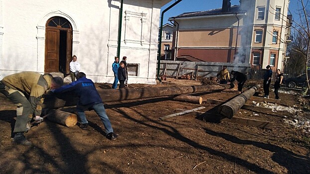Волонтеры открыли новый сезон восстановительных работ в Георгиевском храме Вологды