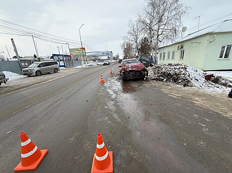 В Бузулуке на перекрестке столкнулись два автомобиля, пострадали пять человек