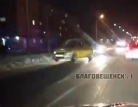 В Белогорске водитель сбил 42-летнего пешехода, который переходил дорогу в неположенном месте