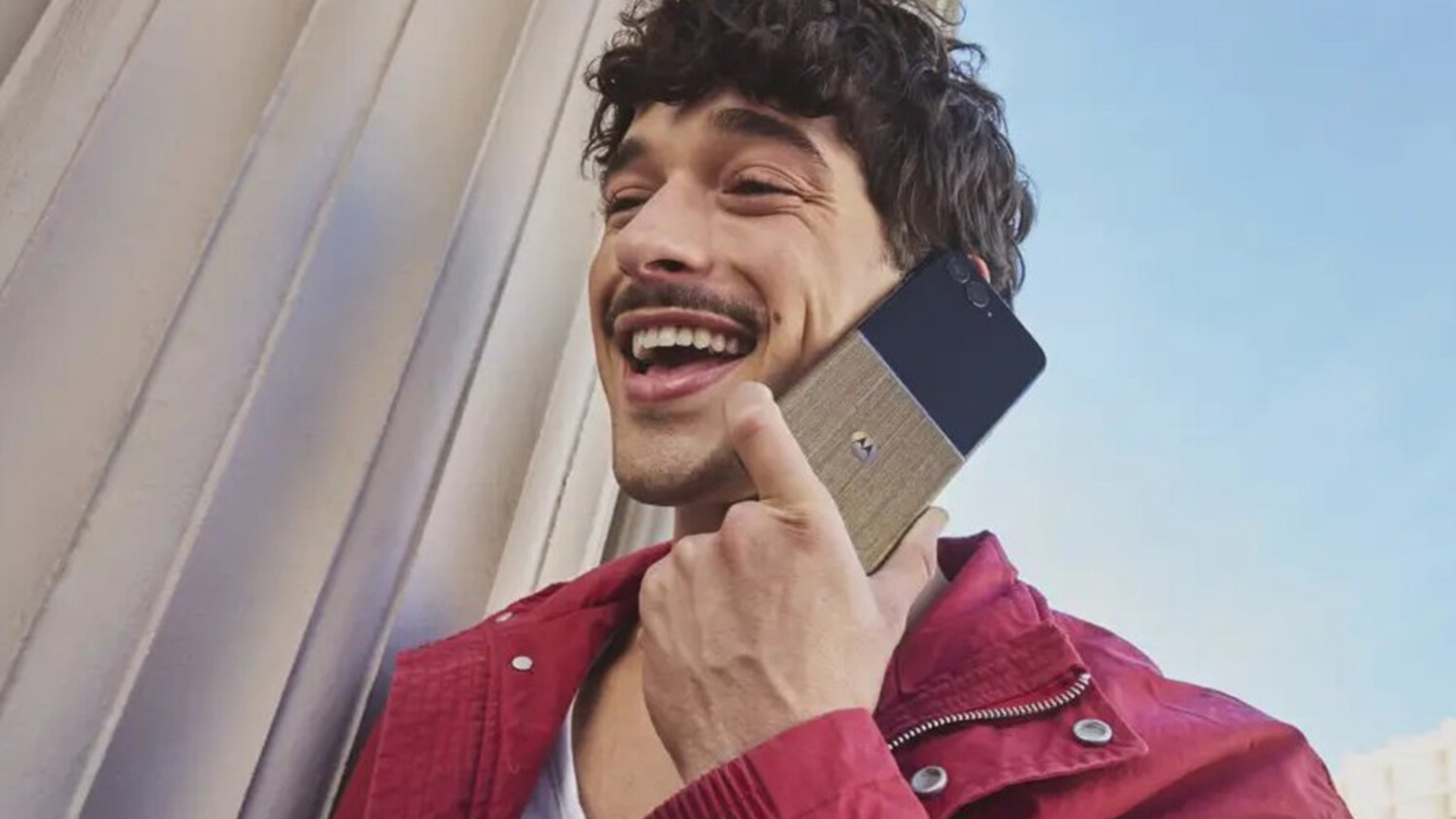 GizmoChina: Motorola представила новую серию раскладушек Razr 70, 70 Plus и 70 Ultra