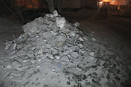 В Ачинске полиция завела уголовное дело из-за черного снега