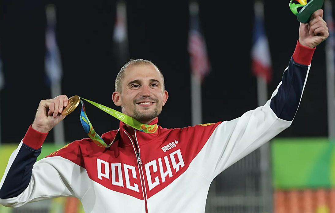 «К стенке всех»: олимпийский чемпион осудил доходы российских футболистов