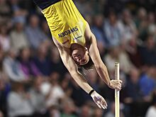 Установлен мировой рекорд в прыжках с шестом