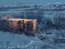 Два человека погибли в результате опрокидывания автобуса на трассе в Забайкалье