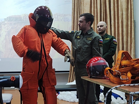 Авиапожарные Нерчинского отделения рассказали молодёжи о своей профессии