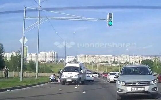 В Орле столкнулись скутер и «Рено-Логан»