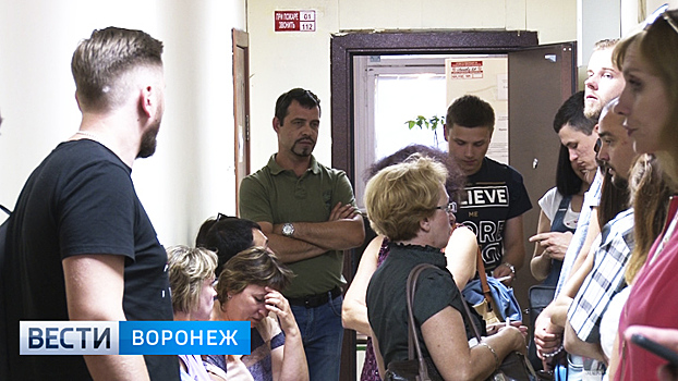 Полиция отреагировала на огромные очереди за загранпаспортами в Воронеже