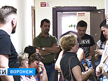 Полиция отреагировала на огромные очереди за загранпаспортами в Воронеже