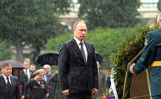 Почему промок Путин, «пьяное» дело «пьяного» мальчика и другие события дня
