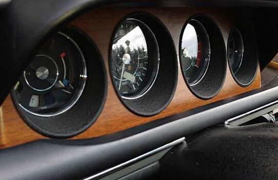 Бирюзовый BMW 3.0 CS 1973 года продаётся на онлайн-аукционе за 45 тысяч долларов