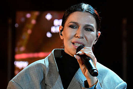 Певица Елка заявила, что любит поесть и поспать в Новый год