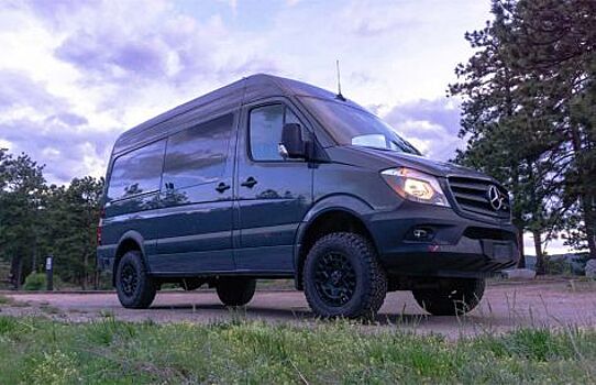 Mercedes-Benz Sprinter — дом на колесах с пакетом доработок Skier/Surfer