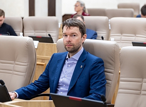 Депутат Алексей Вихарев призвал екатеринбуржцев спасти от застройки озеро Шарташ