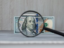 Доллар растет из-за проблем в Европе и Азии