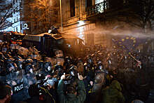 Грузинский политик Гиоргадзе заявил, что США раскачивают протесты в Тбилиси для смены власти