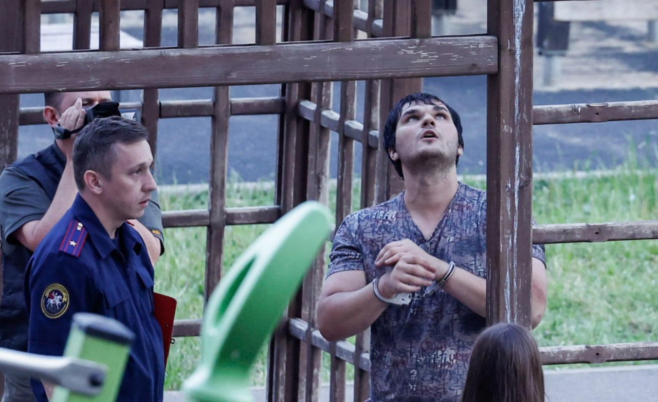 Обвиняемого в подрыве авто в Москве привезли на место преступления