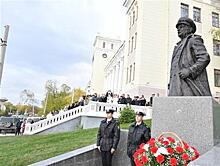 В Самаре появился памятник известному речнику Владимиру Пермякову