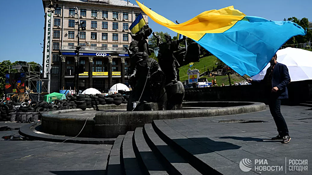 Опрос: власти Украины теряют доверие среди украинцев
