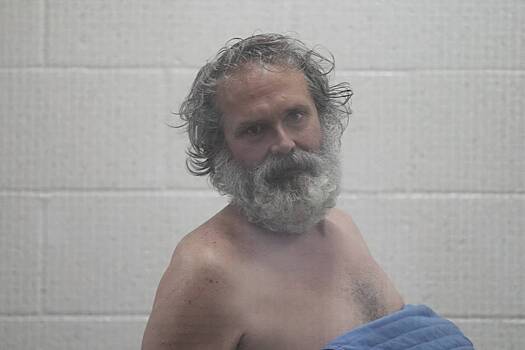 В США освободили терроризирующего Дженнифер Энистон сталкера