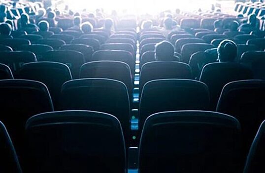 В Совфеде предлагают разрешить кинотеатрам не платить за музыку к фильмам из недружественных стран