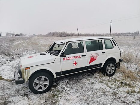 На саратовской трассе перевернулась машина «скорой помощи»