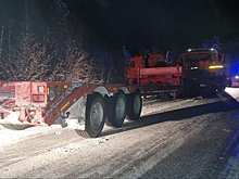 Два человека пострадали при столкновении трёх грузовиков в ЯНАО. ВИДЕО