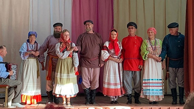 Два повода поздравить вологжан объединили в одном концерте артисты Центра культурного развития