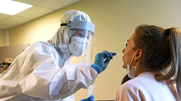 Россияне бросились сдавать ПЦР-тесты на коронавирус