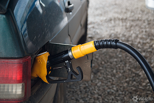 Эксперт оценил опасность разбавленного спиртом бензина с АЗС для автомобилей в РФ