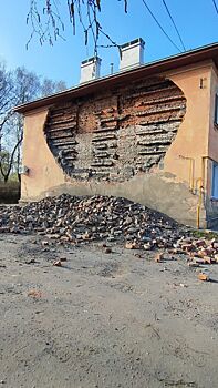«Увидела жуткий туман»: стена дома рухнула под Костромой