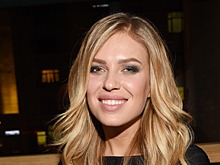 Риту Дакоту спасают подруги