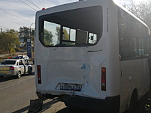 В Ленинском районе маршрутка столкнулась с «КаМАЗом». Пострадали пассажиры