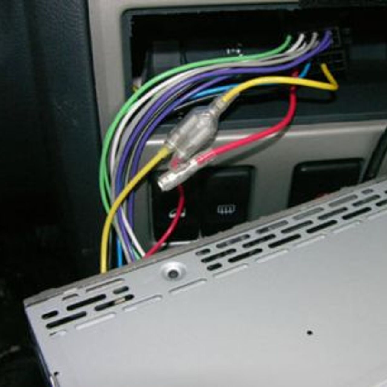 Уаз патриот магнитола без зажигания. Как сделать чтобы магнитола работала. Как сделать чтобы магнитола работала. Подключить магнитолу без зажигания. Магнитола от ключа зажигания.