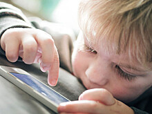 Психолог Савкова: время ребенка в смартфоне следует ограничивать постепенно