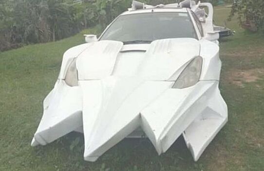 Автомодель Toyota Celica в Уганде превратили в корабль-монстр