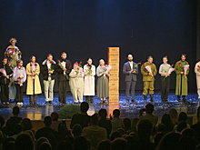 Новый театральный сезон в Ноябрьске открыли спектаклем о первостроителях города