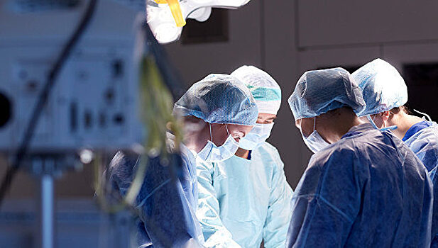 В Омске впервые прошла операция по восстановлению всех структур локтевого сустава