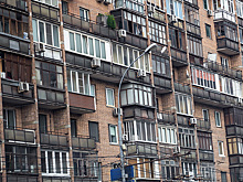 Курить теперь следует либо в квартире, либо на улице