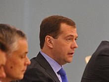 Медведев поблагодарил россиян, которые встречают Новый год в зоне спецоперации