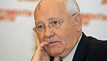 Горбачев захотел остановить новую холодную войну
