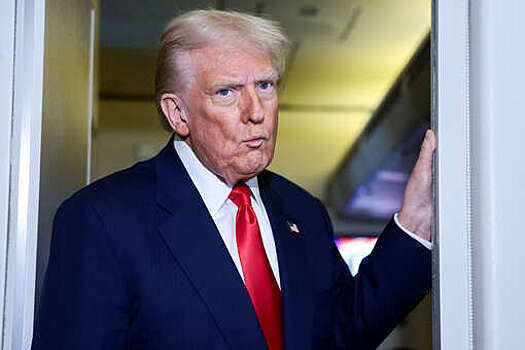 Economist: падение рейтинга Трампа стало самым серьезным среди экс-лидеров США