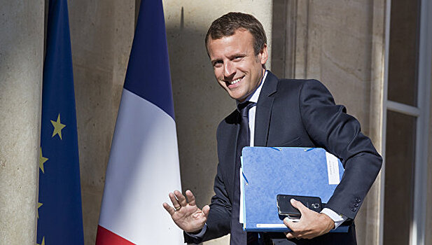 СМИ: Макрон ищет избирателей за пределами Франции